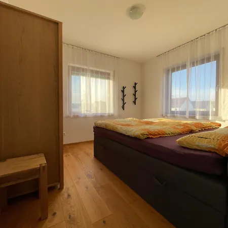 Siebenlinden Apartament *